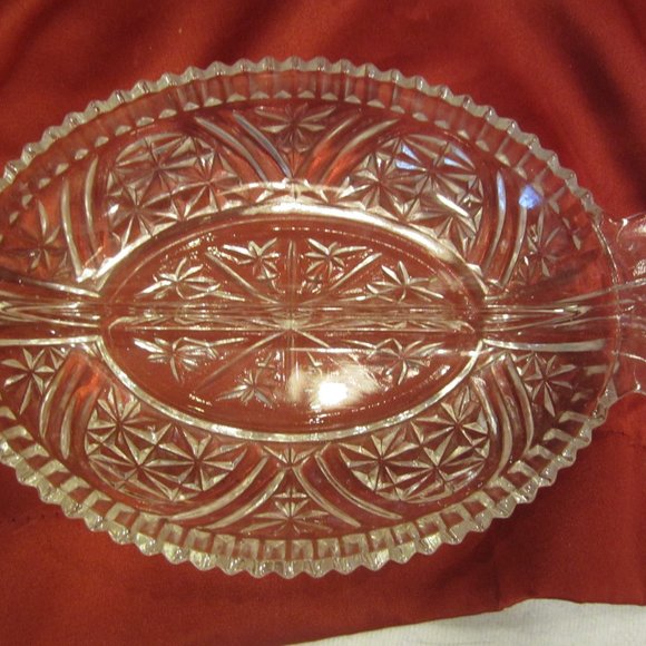 VTG PRESSED GLASS DIVIDED RELISH DISH, ANCHOR HOCKING - Picture 2 of 6
